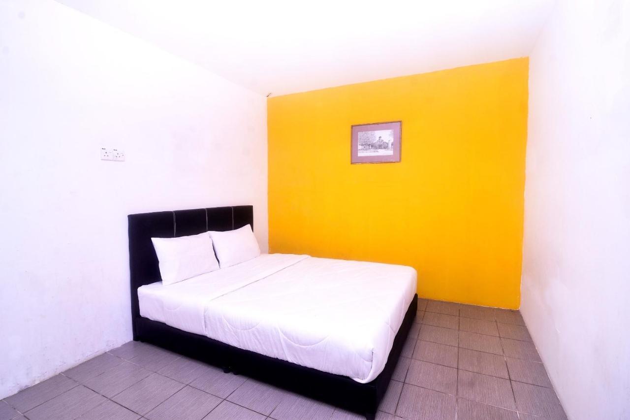 Spot On 89886 Backpacker'S Stay Services Kuching Dış mekan fotoğraf