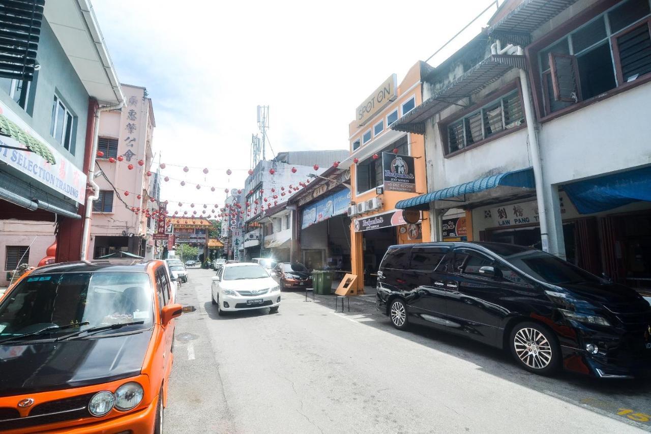 Spot On 89886 Backpacker'S Stay Services Kuching Dış mekan fotoğraf