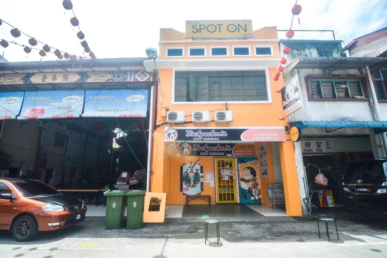 Spot On 89886 Backpacker'S Stay Services Kuching Dış mekan fotoğraf