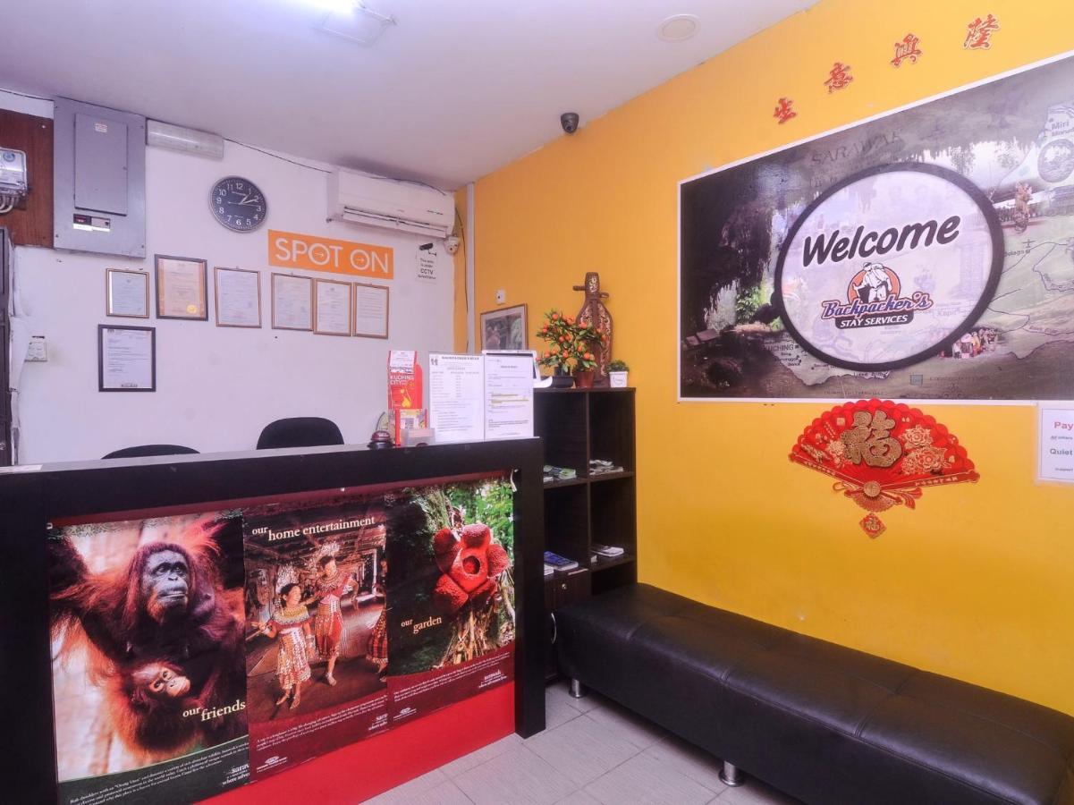 Spot On 89886 Backpacker'S Stay Services Kuching Dış mekan fotoğraf